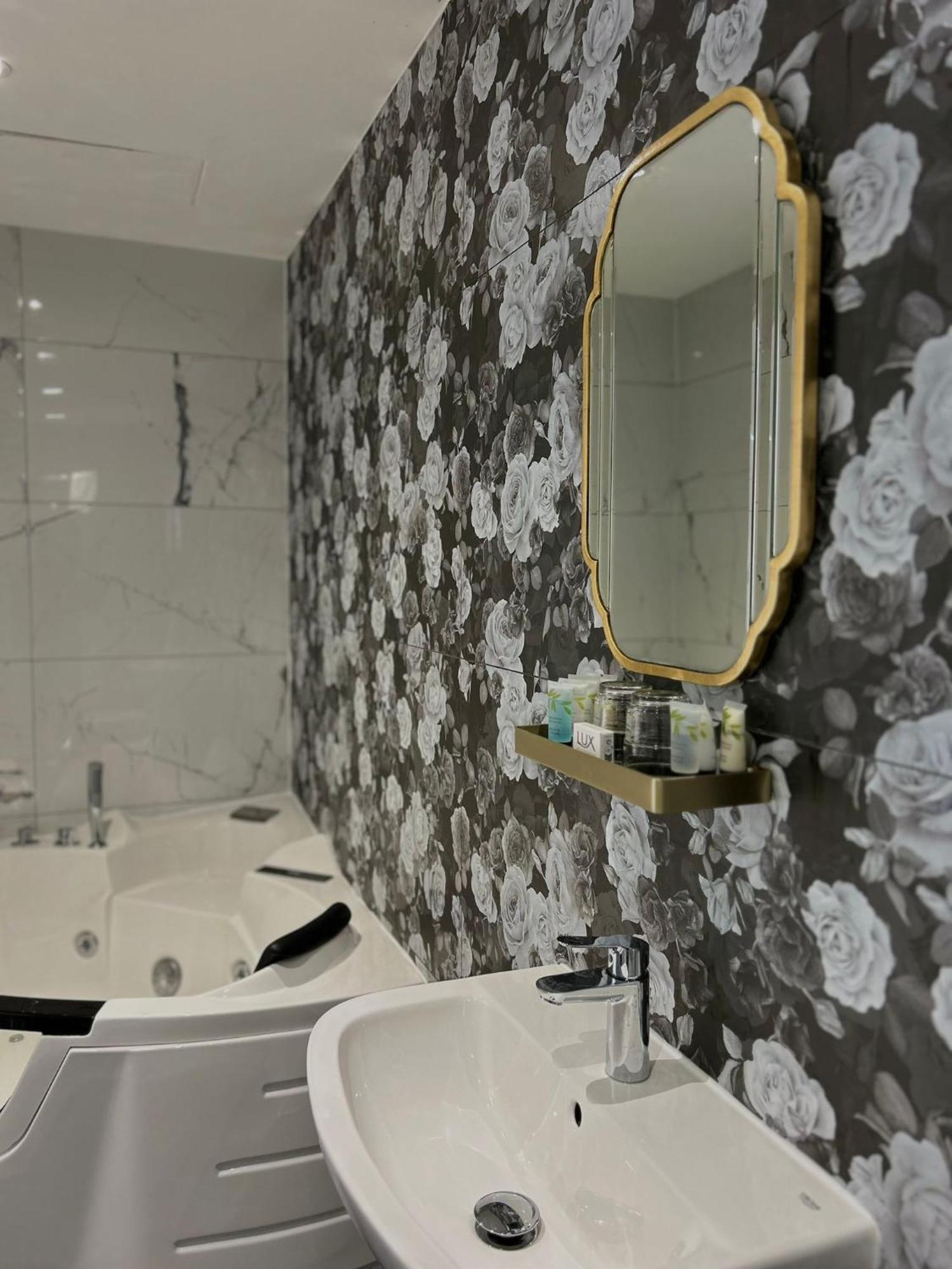 G Boutique Hotel Портсмут Екстер'єр фото